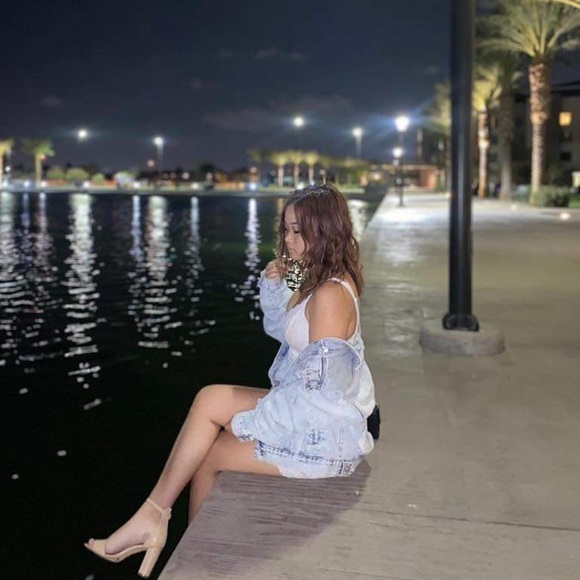 Meet your Posher, Jaime - Picture 2 of 9